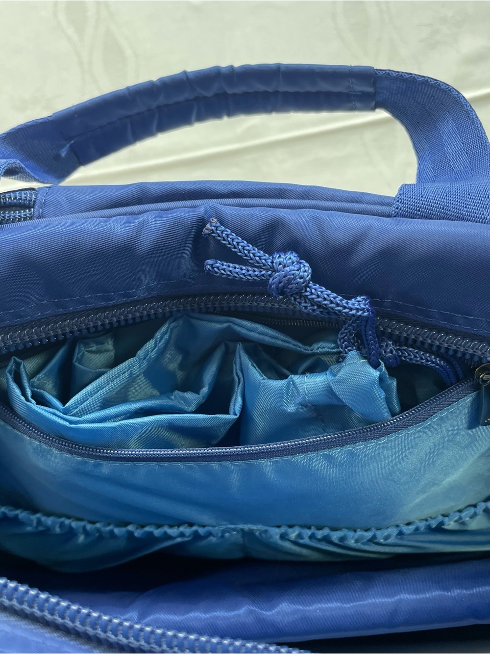 NEW Lug Tuk Tuk Travel Bag Cobalt Blue Quilted Pockets Stroller Straps NWT - Picture 6 of 16